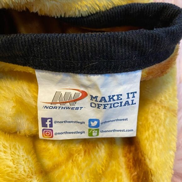 New Orleans Saints Plush Blanket - Picture 3 of 4